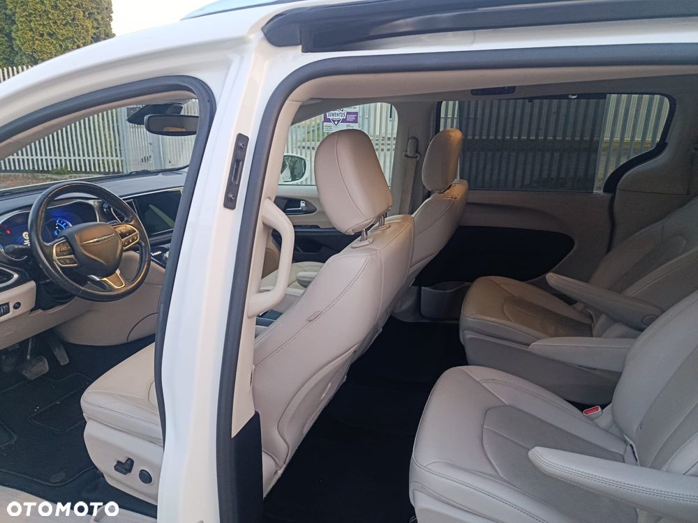 Chrysler Pacifica - 9