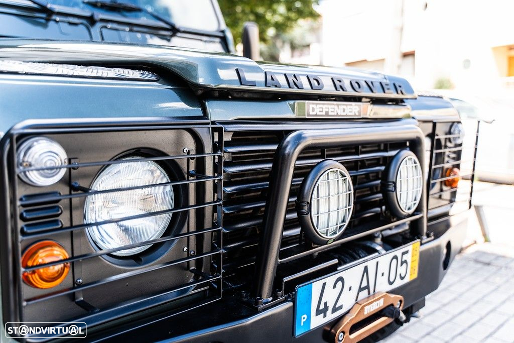 Land Rover Defender - 10