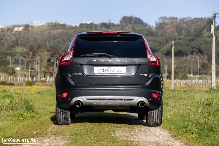 Volvo XC 60 2.0 D3 Drive R-Design 85 Anos Start/Stop - 8