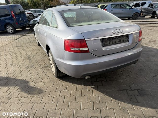 Błotnik lewy Audi A6 C6 LY7H - 8