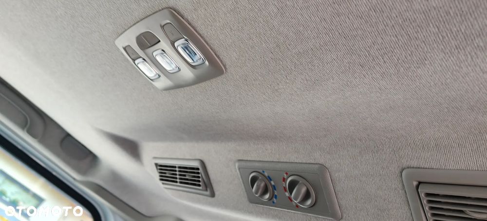 Renault Trafic 2.0 dCi - 13