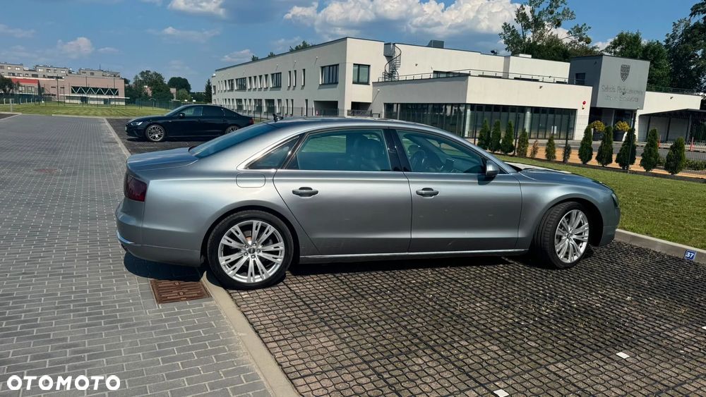 Audi A8 - 7