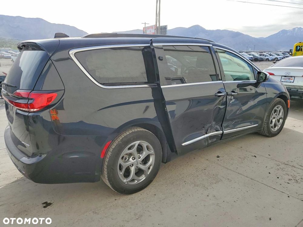 Chrysler Pacifica - 3