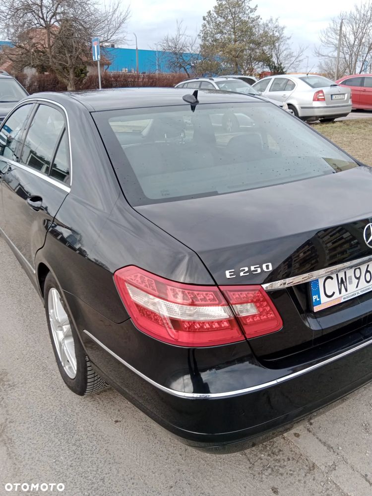 Mercedes-Benz E-Class 2009 photo 5