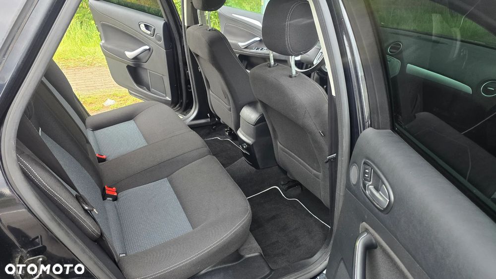 Ford Mondeo 1.6 Trend - 26