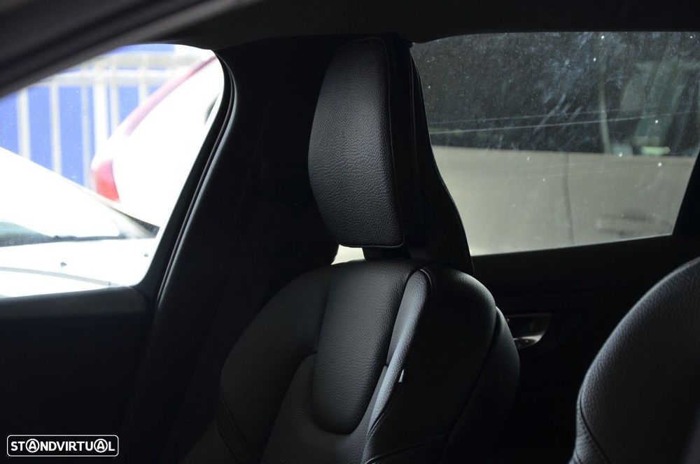 Volvo V60 2.0 T6 AWD TE Plus Dark - 7