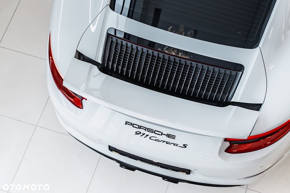 Porsche 911 Carrera S PDK - 23