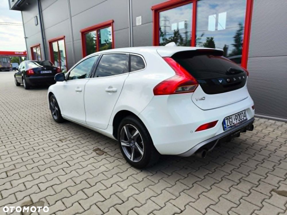Volvo V40 D2 Drive-E R-Design Momentum - 8
