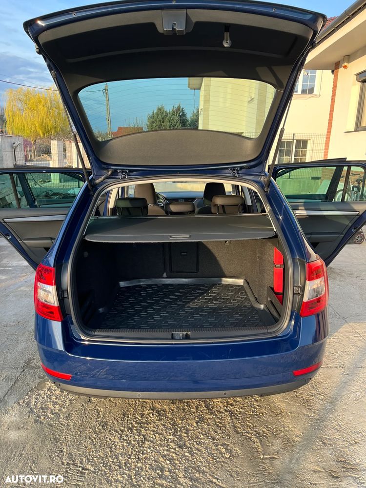 Skoda Octavia 1.6 TDI DSG Style - 18