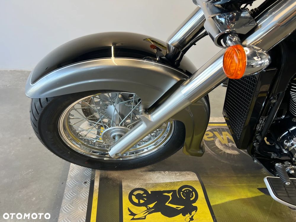 Suzuki Intruder - 8