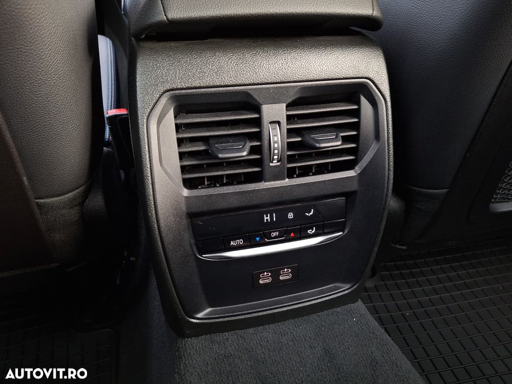 BMW Seria 3 330i AT - 33