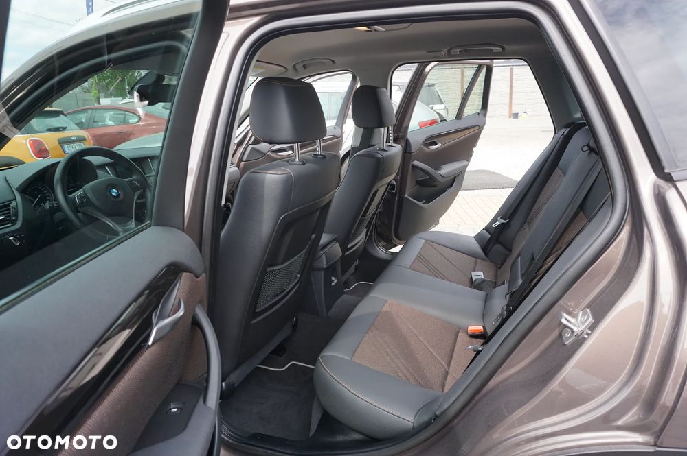 BMW X1 xDrive18d Sport Line - 23