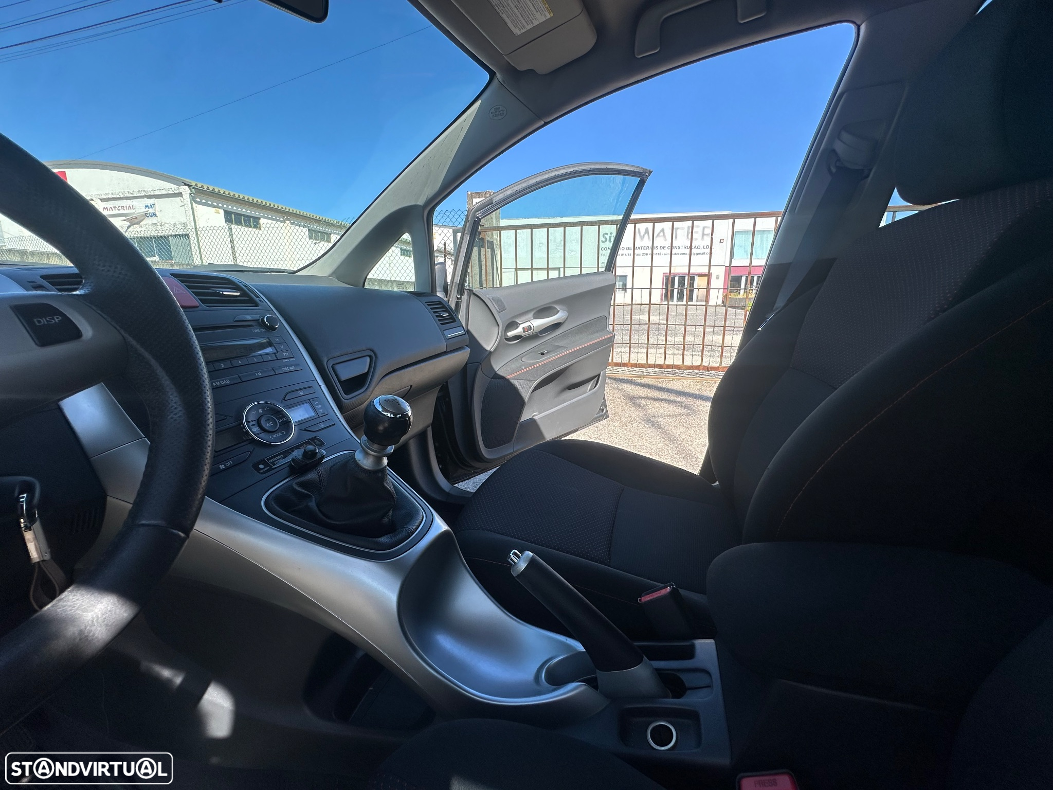 Toyota Auris 1.4 D-4D Exclusive - 14