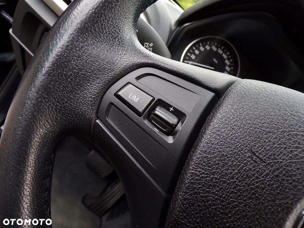 BMW Seria 1 116i - 19