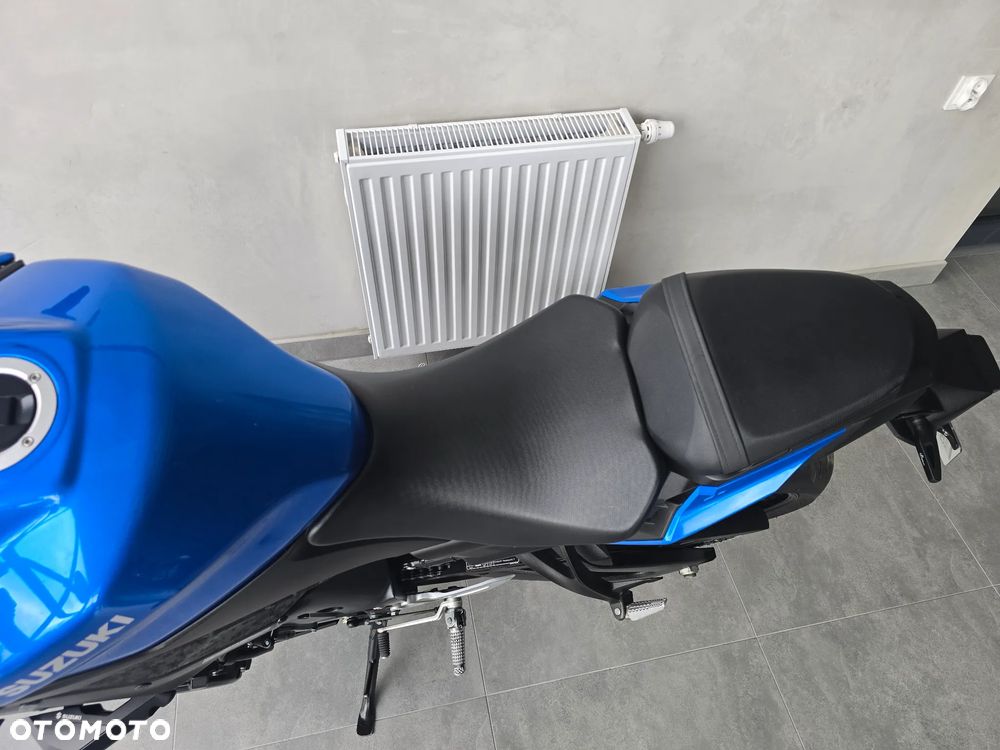 Suzuki GSX - 31