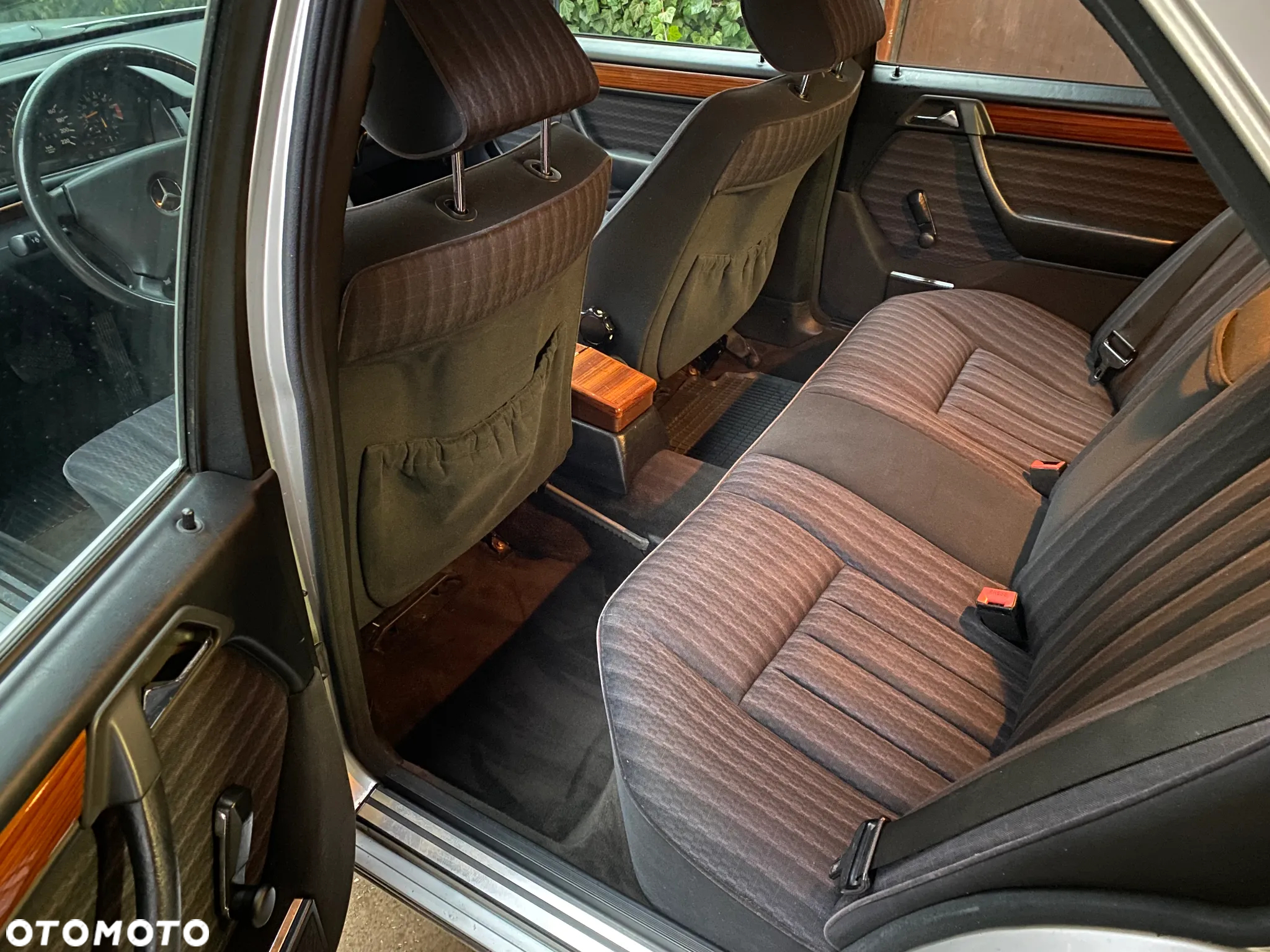 Mercedes-Benz W124 (1984-1993) - 10