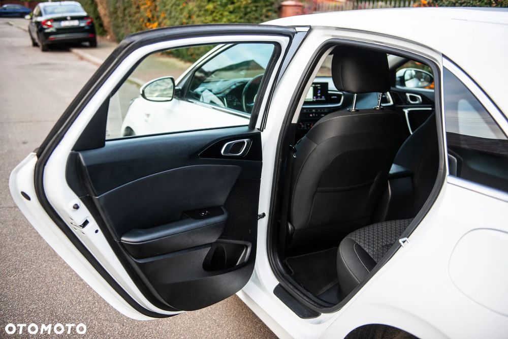 Kia Ceed - 21