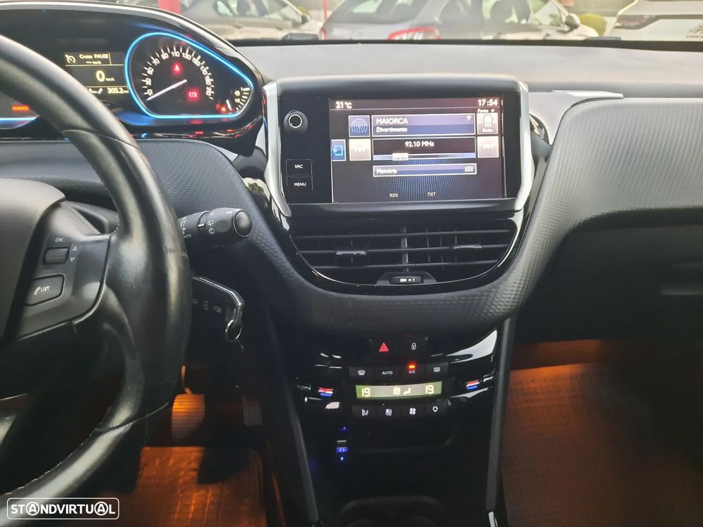 Peugeot 2008 1.6 BlueHDi Allure - 34