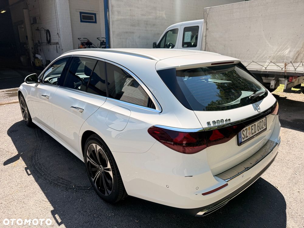 Mercedes-Benz Klasa E 300 de PHEV Avantgarde 9G-Tronic - 4