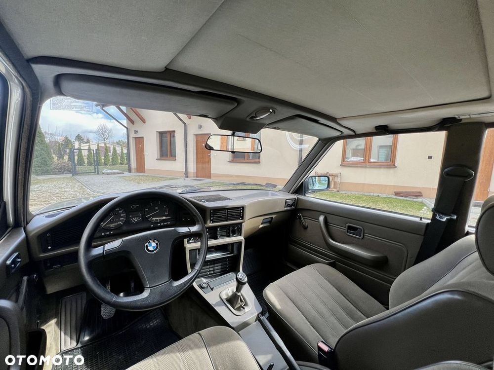 BMW Seria 5 525 e - 16