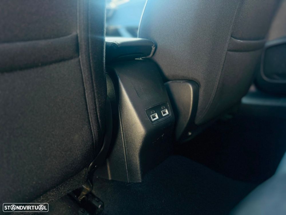 Peugeot 2008 1.2 PureTech Allure Pack EAT8 - 28