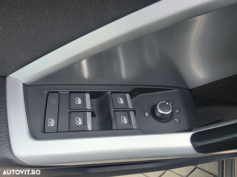 Audi Q3 2.0 35 TDI S tronic Advanced - 10