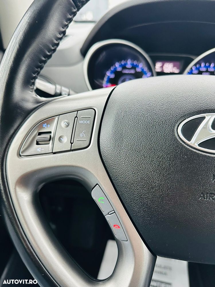 Hyundai ix35 1.6 2WD Fifa World Cup Edition - 30