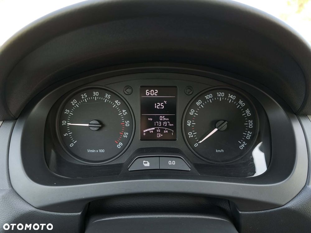 Skoda RAPID 1.6 TDI Cool Edition - 30