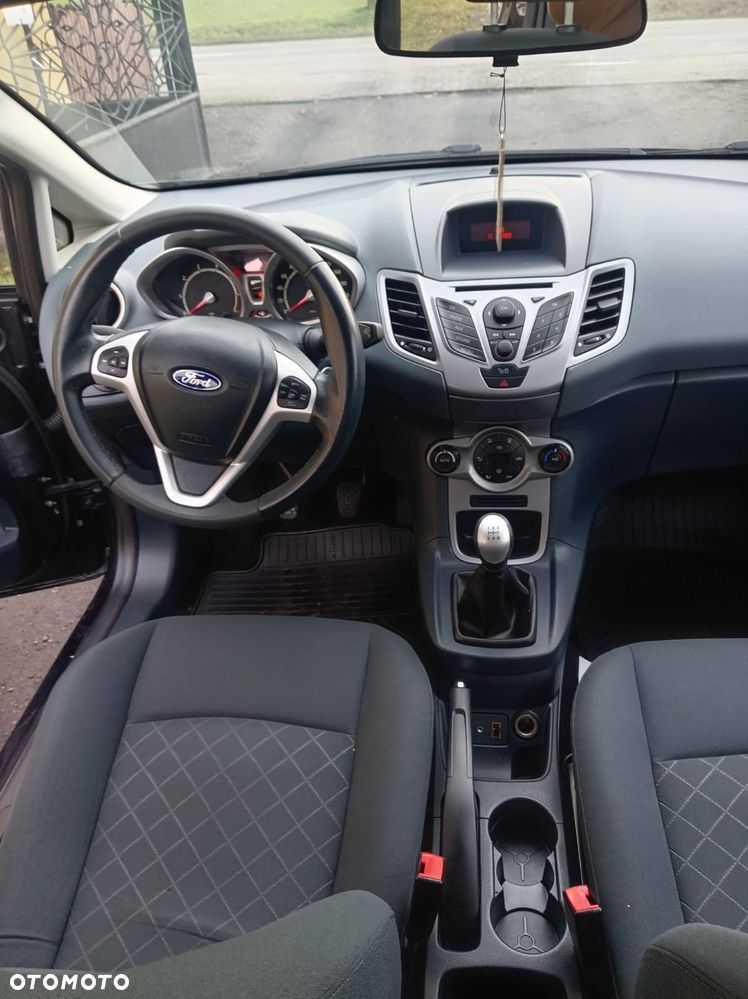 Ford Fiesta 1.25 Ghia - 10