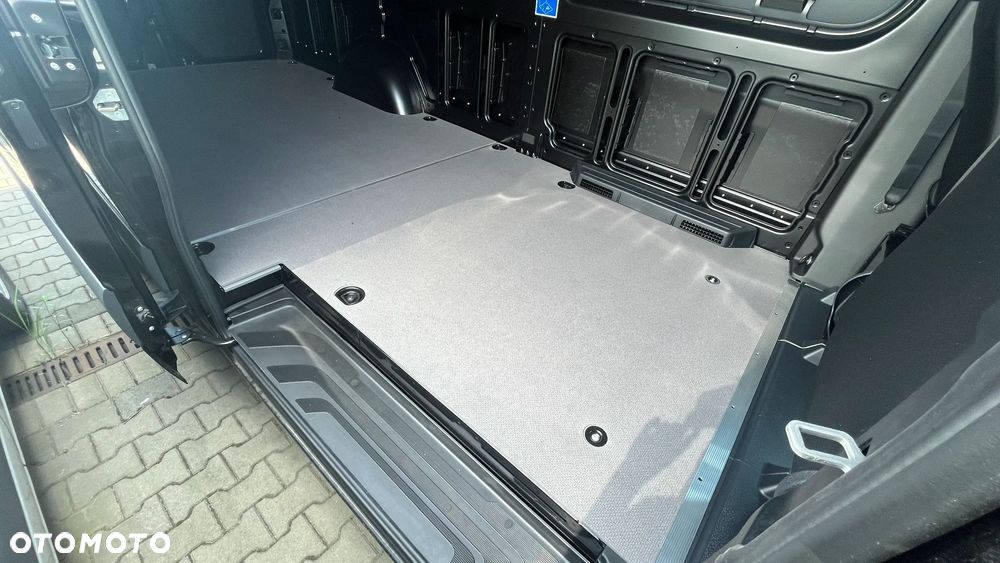 Mercedes-Benz Sprinter 319 CDI Furgon L3H2 - 10