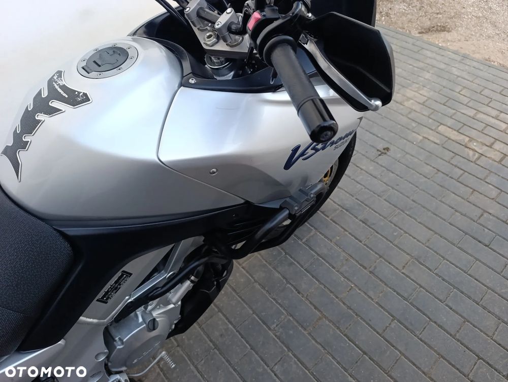 Suzuki V-STROM - 29