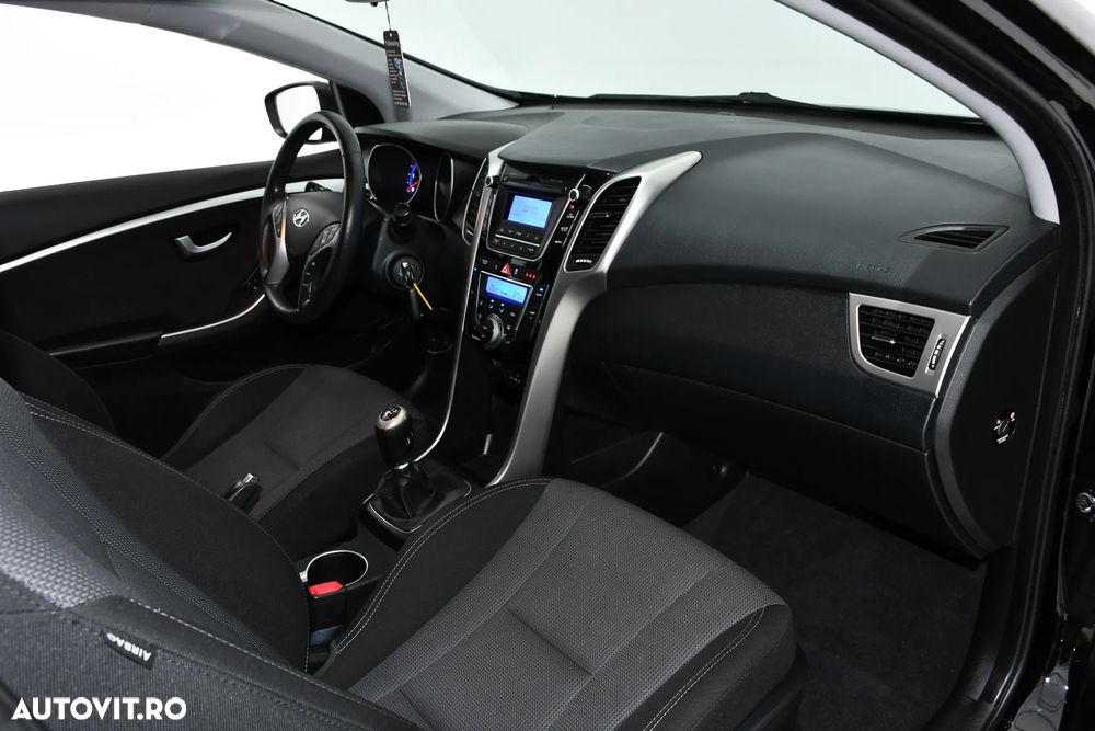 Hyundai i30 1.6 CRDI Style - 13