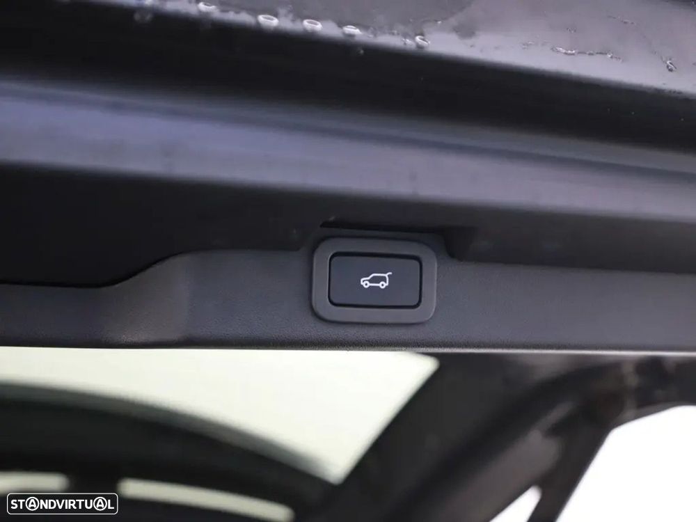 Land Rover Discovery 2.0 SD4 HSE Luxury Auto - 31
