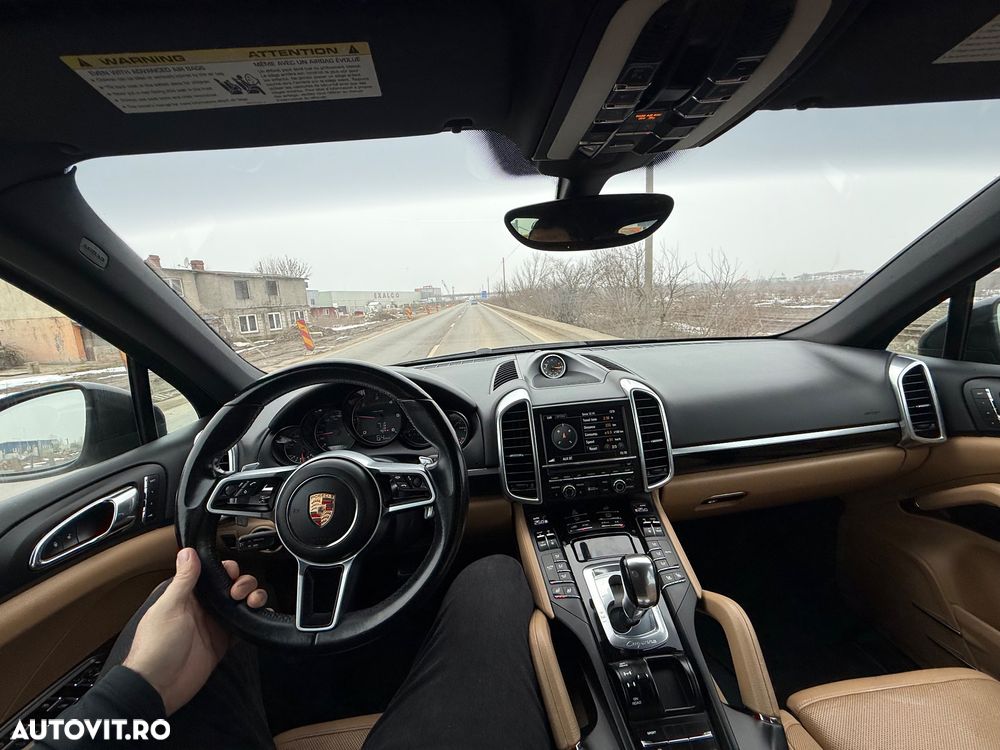 Porsche Cayenne Platinum Edition - 19