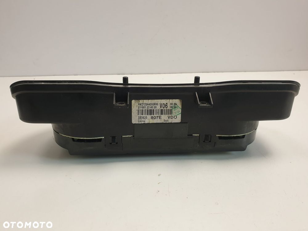 VW Passat B5 FL 2.3 V5 LICZNIK ZEGARY 3B0920807E - 10