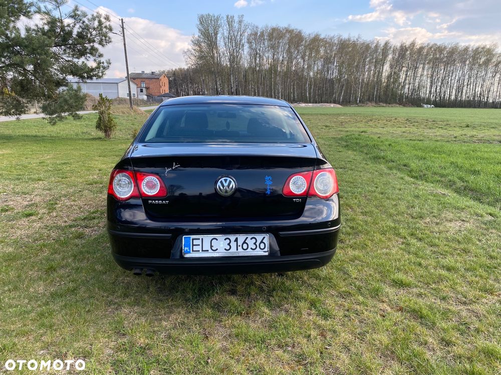 Volkswagen Passat 1.9 TDI Comfortline - 5