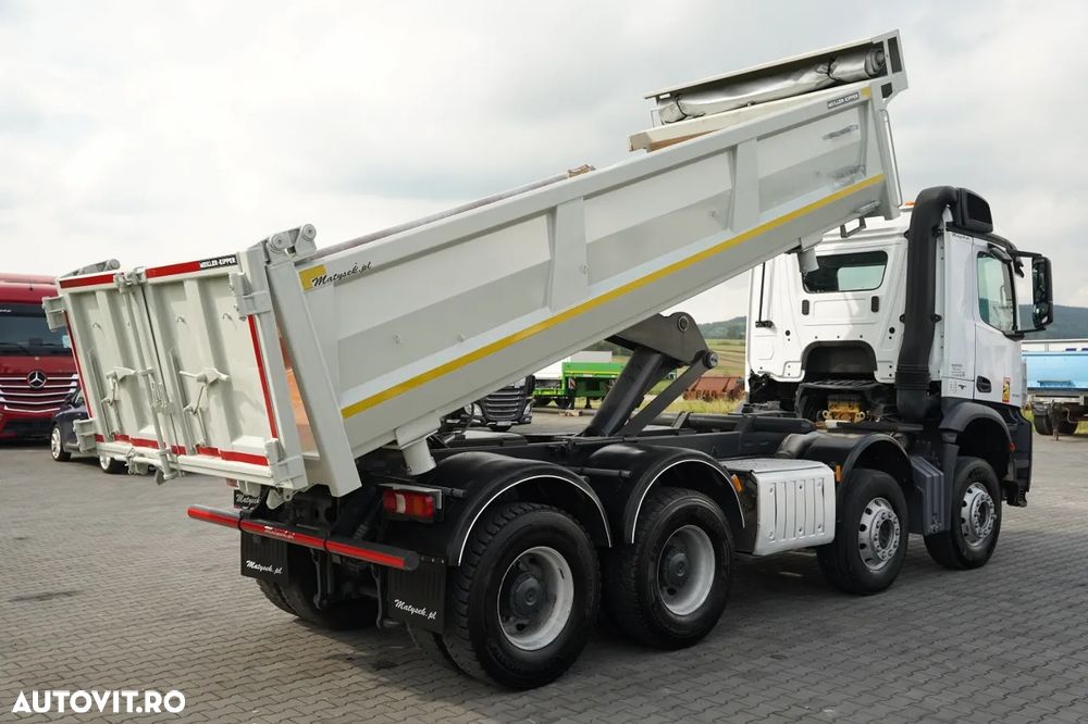 Mercedes-Benz AROCS 3240 / 8x4 / BASCULARE BILATERALĂ - 5,7 M / OBOR ȚIUNE LATERALĂ HIDRAULICĂ / AUTOMAT / EURO 6 / - 6