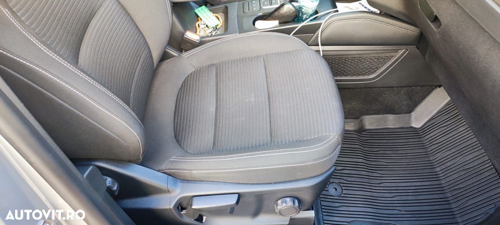 Ford Kuga 2.5 Duratec FHEV FWD Titanium - 24