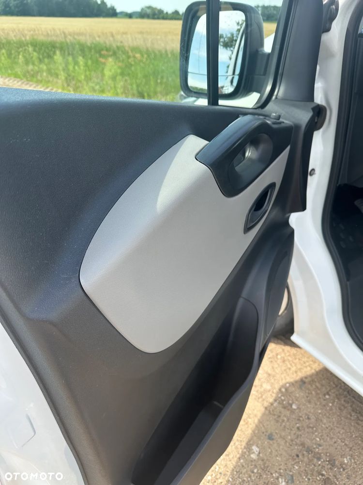 Renault TRAFIC - 23