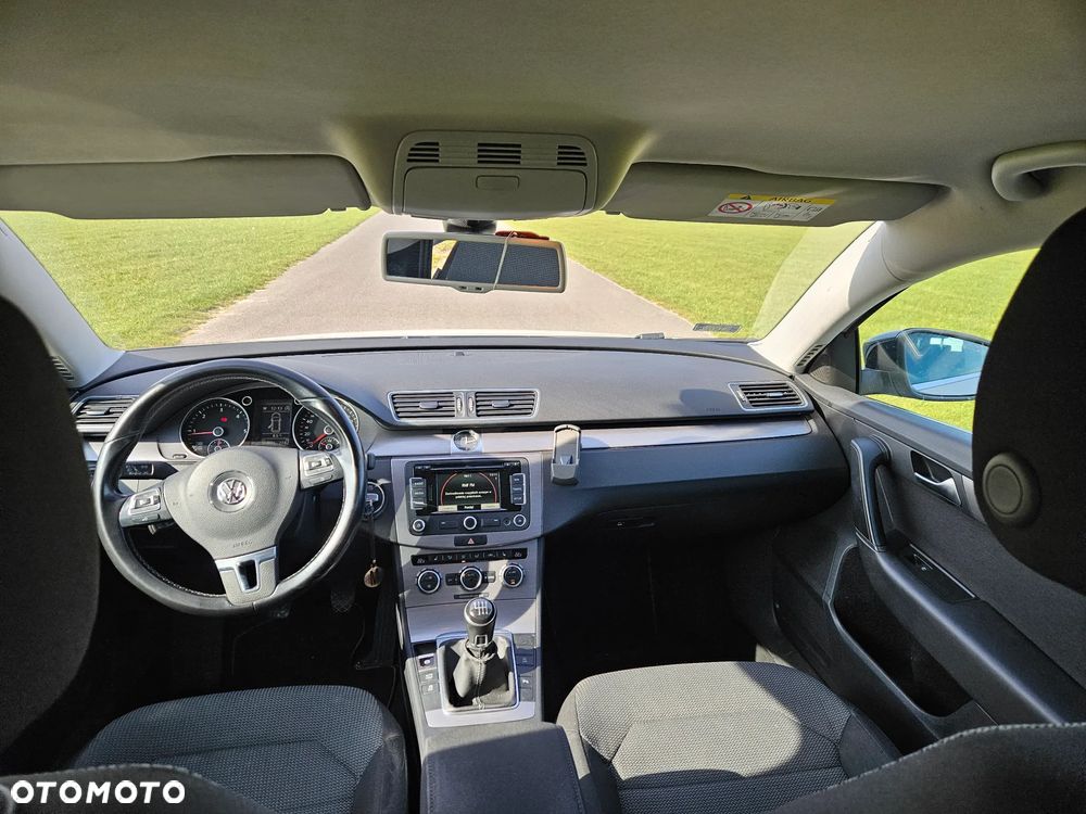 Volkswagen Passat 2.0 TDI Comfortline - 10