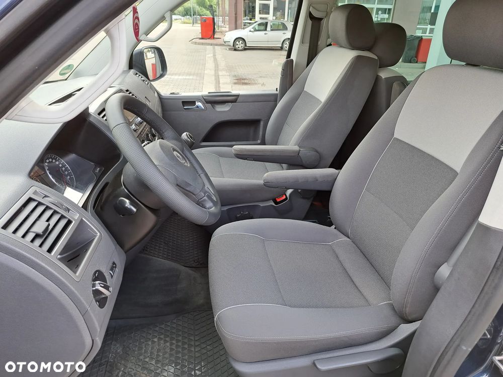 Volkswagen Multivan - 17