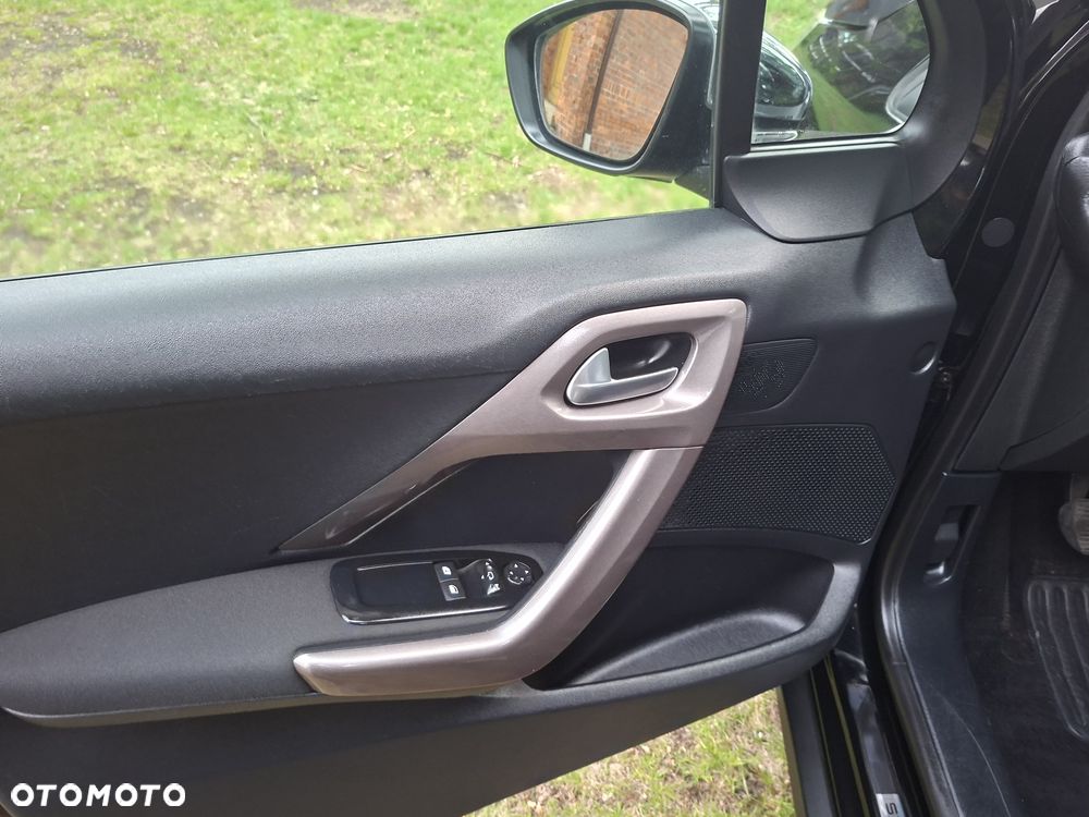 Peugeot 2008 PureTech 82 Access - 16