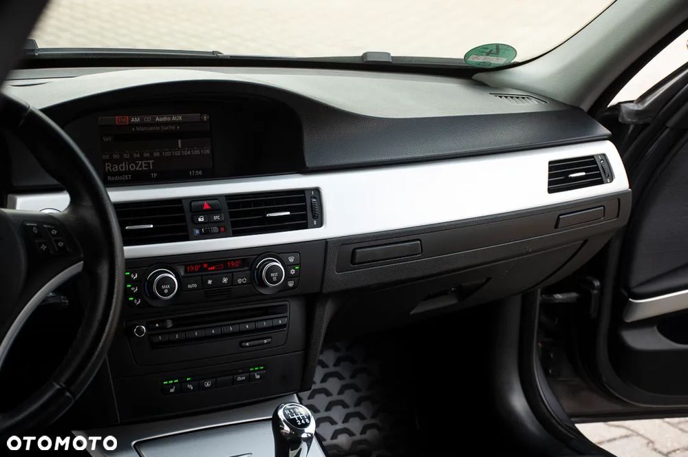 BMW Seria 3 318i Edition Sport - 7