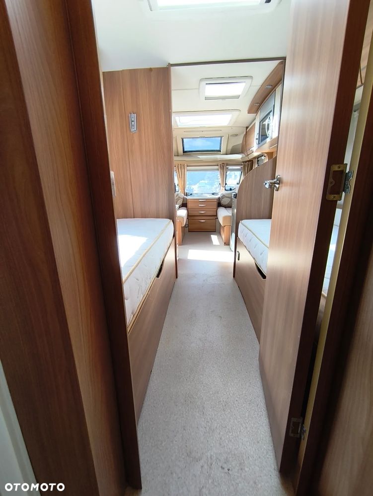 SWIFT CONQUEROR 565 - 39