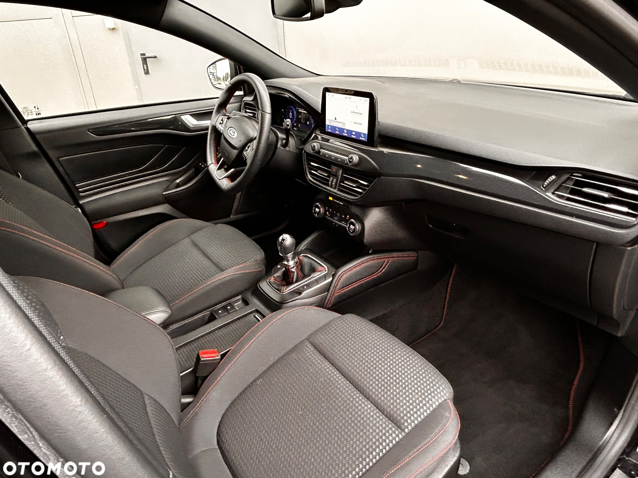Ford Focus 1.5 EcoBlue Start-Stopp-System ST-LINE - 27