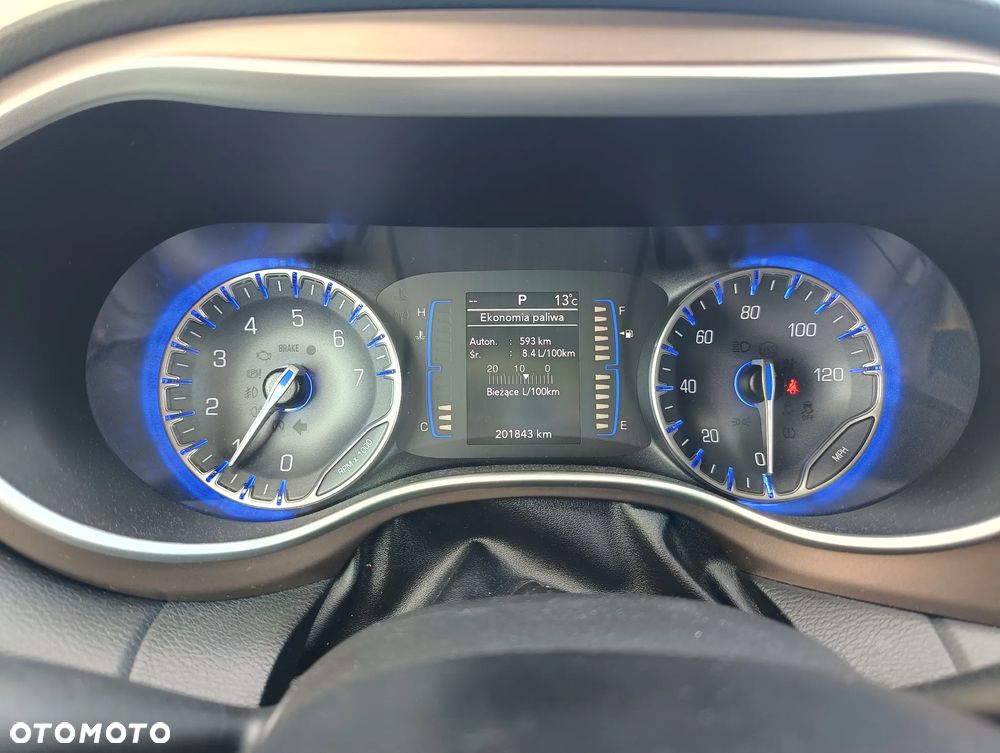 Chrysler Pacifica - 10