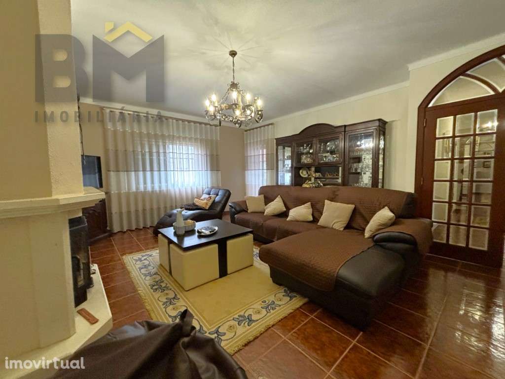 Moradia T4 com 5000m2 de terreno - Escalos de Baixo (Castelo Branco) - Grande imagem: 4/35