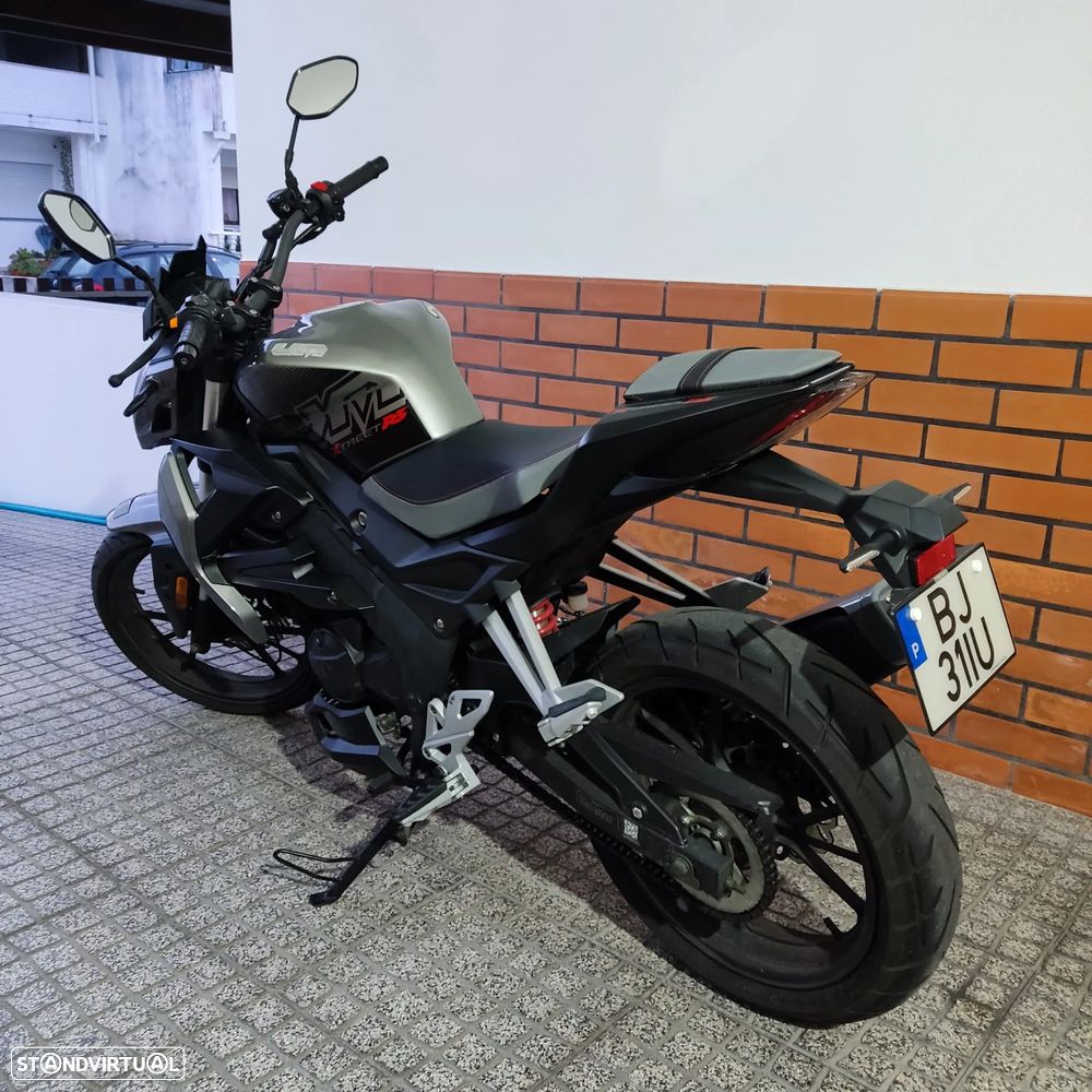 UM XTREET Xtreet RS - 3