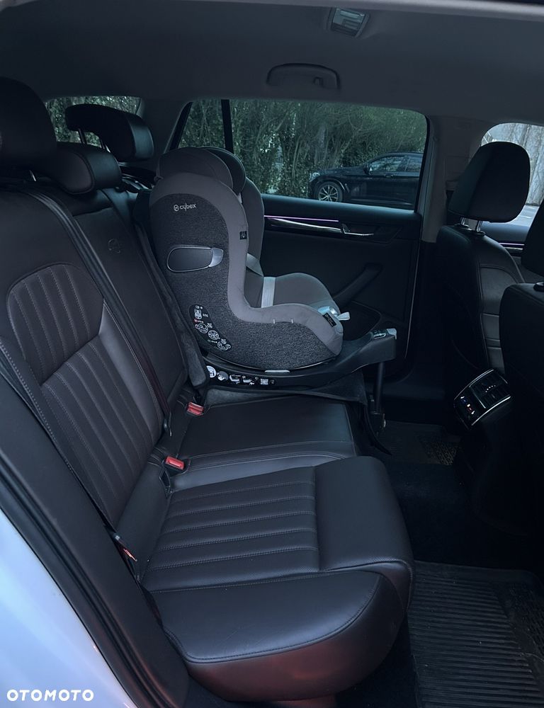 Skoda Superb 2.0 TDI L&K DSG - 23