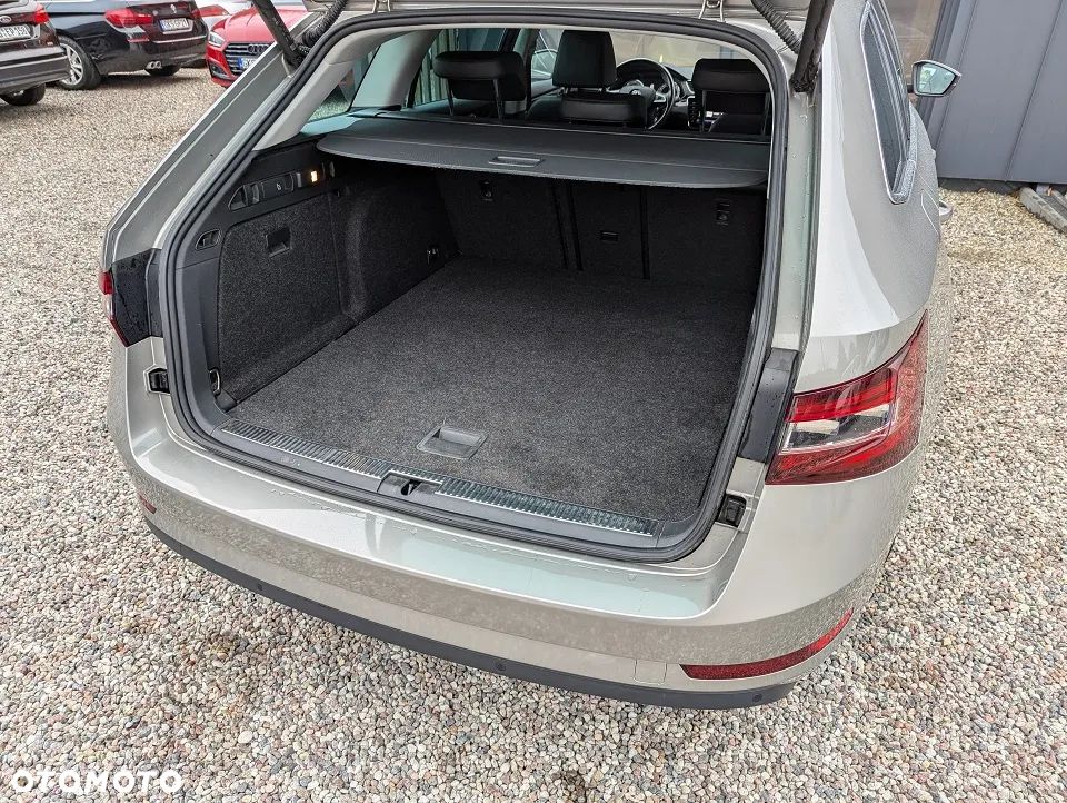 Skoda Superb 2.0 TDI 4x4 DSG L&K - 29